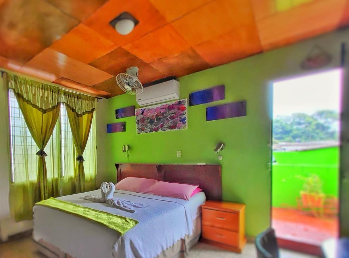 Hotel Oasis San Salvador Luaran gambar