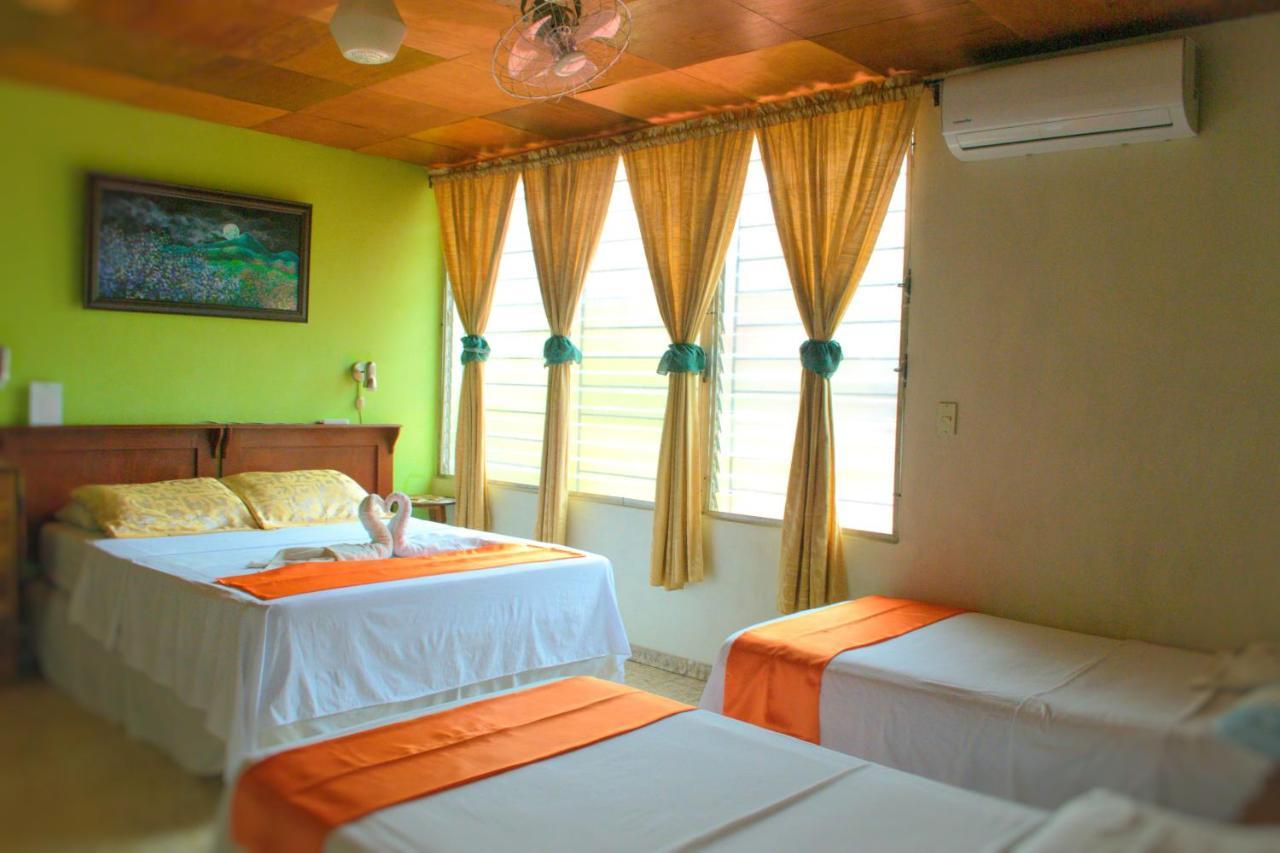 Hotel Oasis San Salvador Luaran gambar