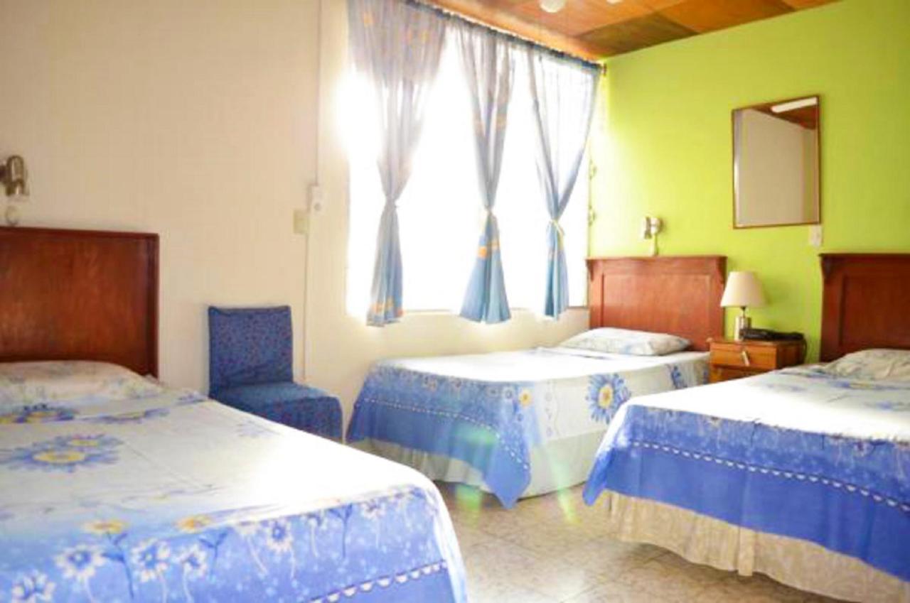 Hotel Oasis San Salvador Luaran gambar