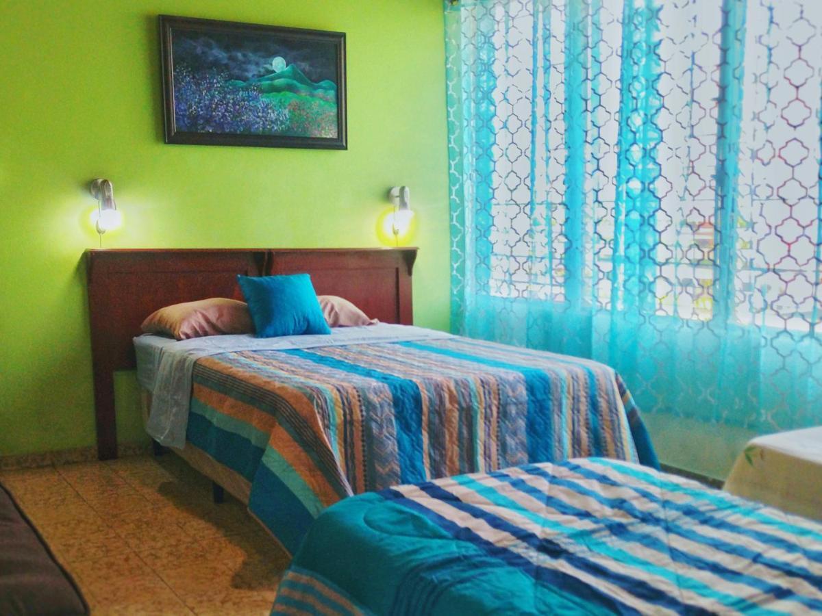 Hotel Oasis San Salvador Luaran gambar